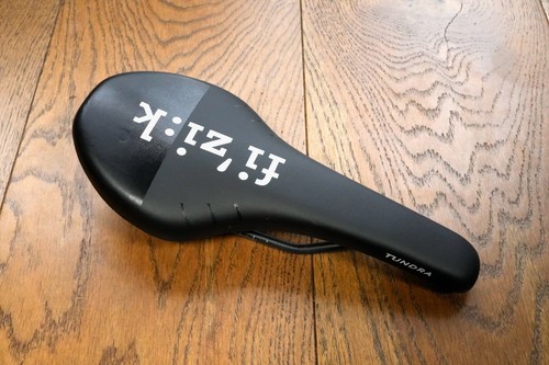 Black fizik tundra - m7, saddle