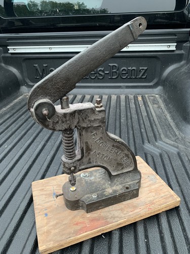 Press stud eyelet button - press,