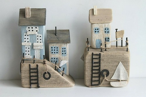 Wooden coastal harbour cottage - coastal,