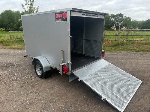 New apache 7x5 box trailer - 7x5,
