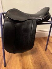 Black Country Classic show saddle 17 inch XW spring tree