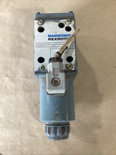 MANNESMANN REXROTH 4WE10 M18B32/CG24N9K4 HYDRAULIC SOLENOID VALVE 24V