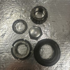 SUZUKI GSF600 GSF 600 BANDIT MK1 Headstock Steering Yoke Nut Bolt Top Nut Washer