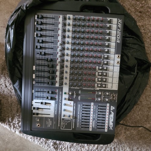 Peavey 1204 powered - powered, sound