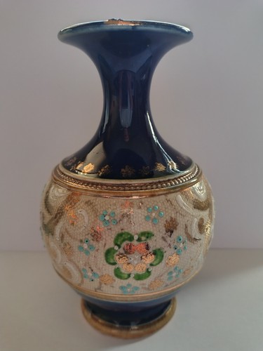 Royal doulton antique small - royal,