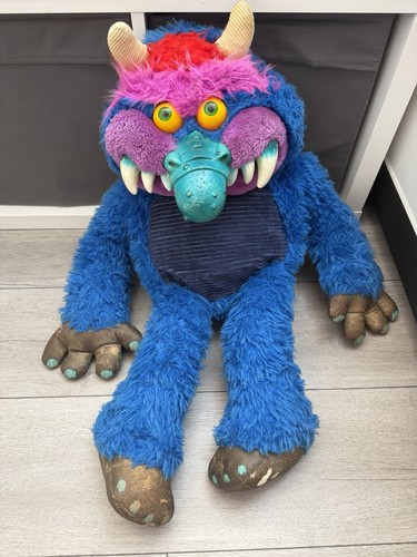 Pet monster 1986 large - pet,
