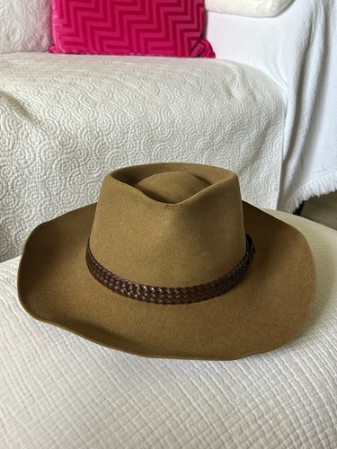 Akubra snowy river tan sand