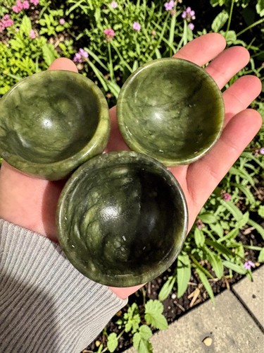 Polished small green - green, jade