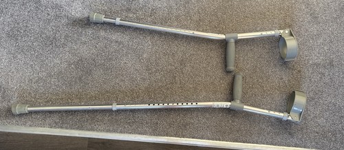 Adjustable pair crutches - adjustable,