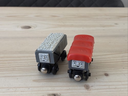 Thomas wooden railway giggling - thomas,