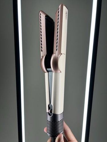Used dyson airstrait - used,