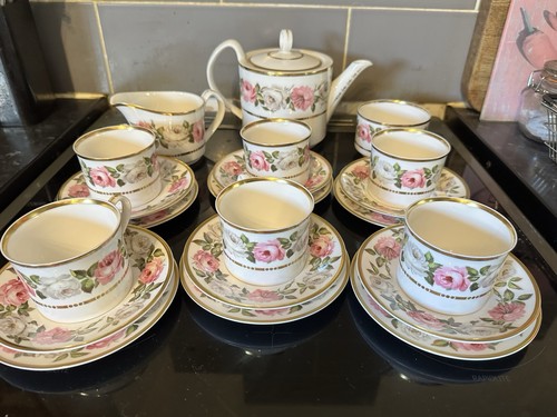 Beautiful vintage royal - beautiful,