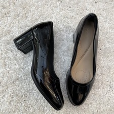 Clarks Freva55 Court shoes size 5E NEW Black Leather Wide Feet cabin crew