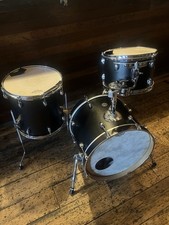 Gretsch Catalina Club Jazz – Matte Black – 18/14/12 – Round Badge