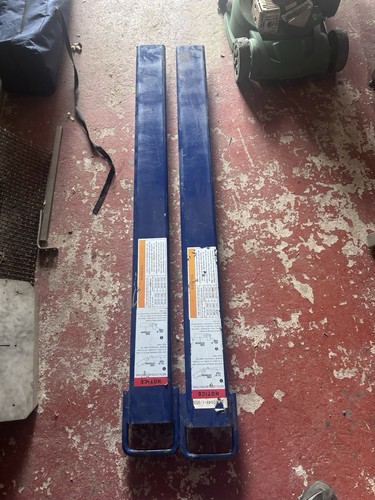 Heavy duty forklift truck - heavy,