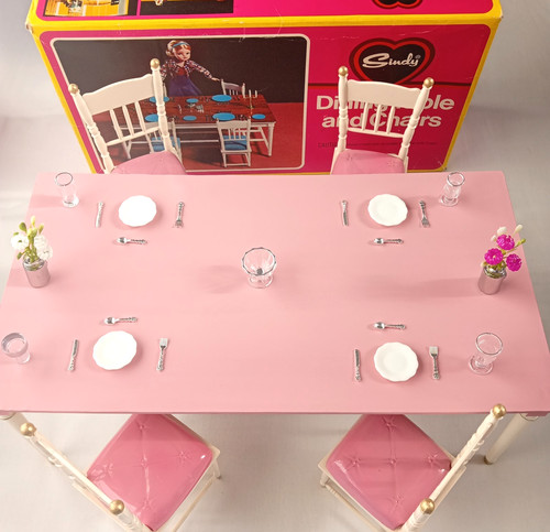 Vintage sindy box - marx, pink