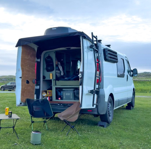 Vauxhall vivaro barn door - ,