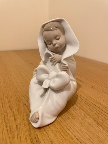 Nao lladro all bundled up - bundled, up"