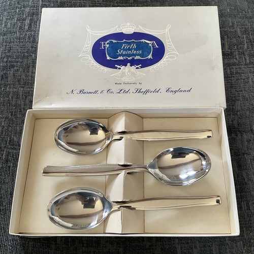 Vintage boxed malton pattern - boxed,