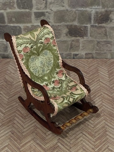 Dolls house scale - 1/12,