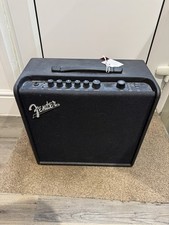 Fender 2311206000 - 50 watts Guitar Combo Amp - Black