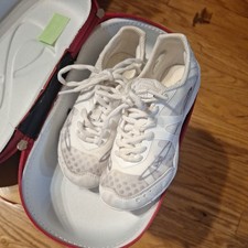 Nfinity vengeance Women's Cheer Shoes  White, Size 2 pre-owned