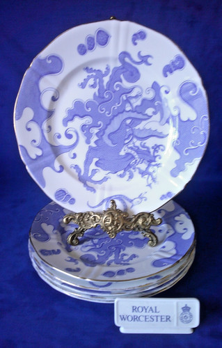 Royal worcester blue - worcester, dragon'