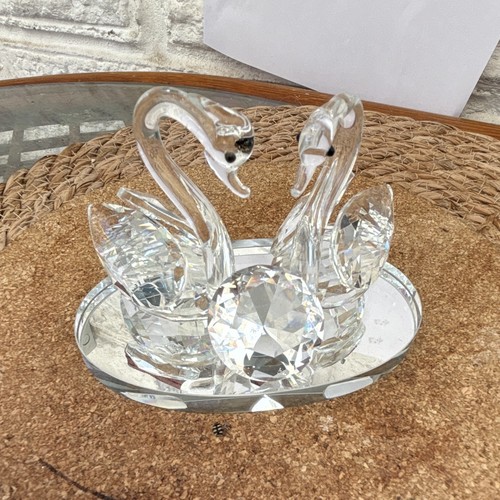 Crystal style swans with - crystal,
