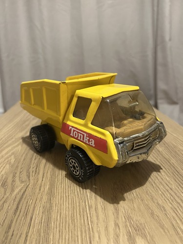 Vintage tonka dump truck - dump,