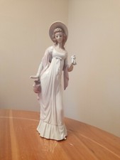 LLADRO -DAINTY LADY- LARGE