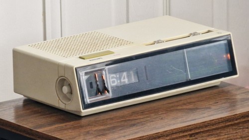 Philips flip clock - philips, radio