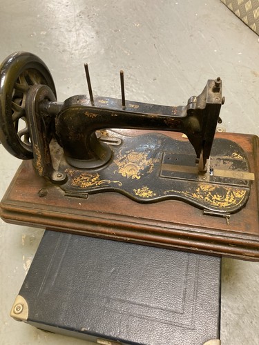 Singer sewing machine antique