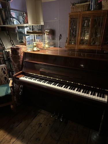 Japanese yamaha upright - japanese, b1