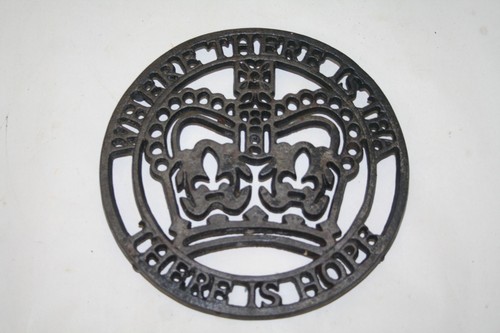 Cast iron trivet - trivet~, rest