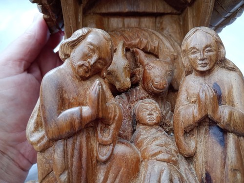 Wooden nativity scene - -, carved