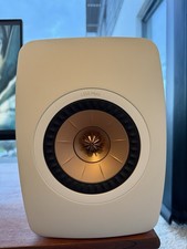 KEF LS50 Meta Bookshelf