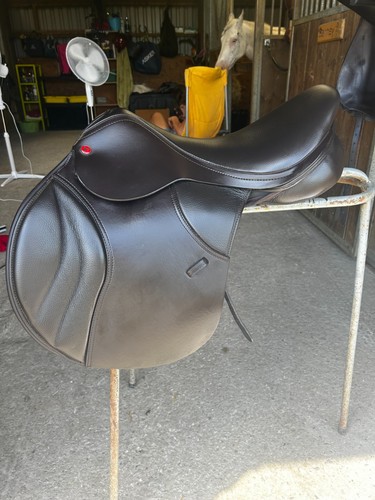 Thorowgood jump saddle - thorowgood,