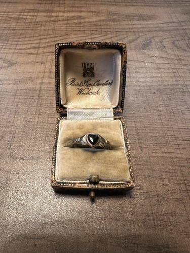 Vintage 9ct gold claddagh ring - vintage,