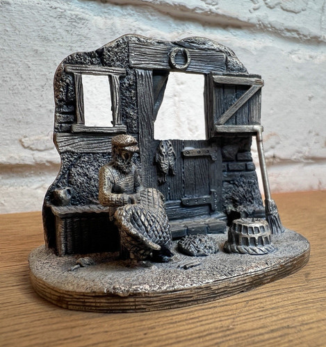 Tudor mint fisherman pewter - mint,