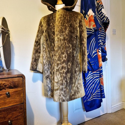 Vintage real fur coat - real, in