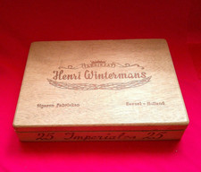 VINTAGE WOODEN EMPTY HENRI