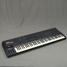 YAMAHA SY99 76-Key Advanced FM Synthesizer
