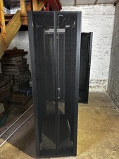 APC NetShelter SX 42U Black