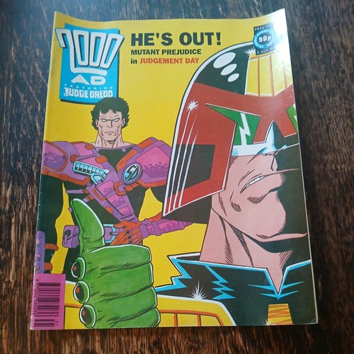 Judge dredd comic 2000 aug - dredd,