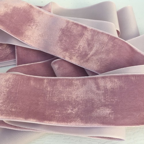 Pale mauve velvet - pale, ribbon