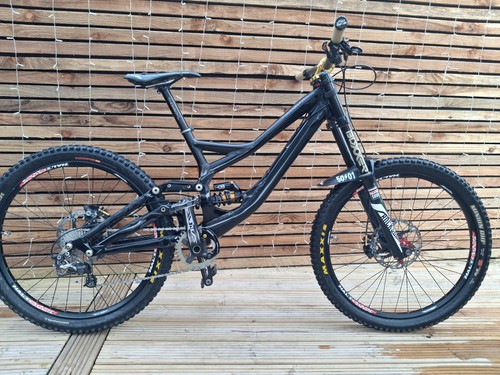 Specialized demo fsr 26in - fsr,