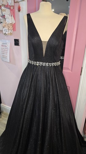 Black ballgown prom evening - prom,