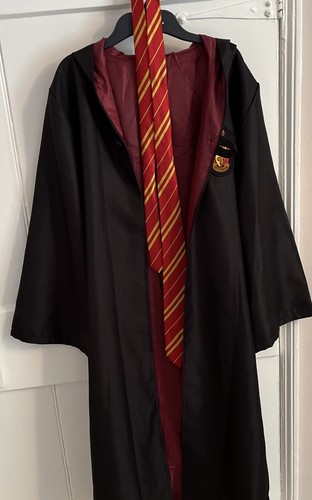 Harry potter gryffindor robes - harry,