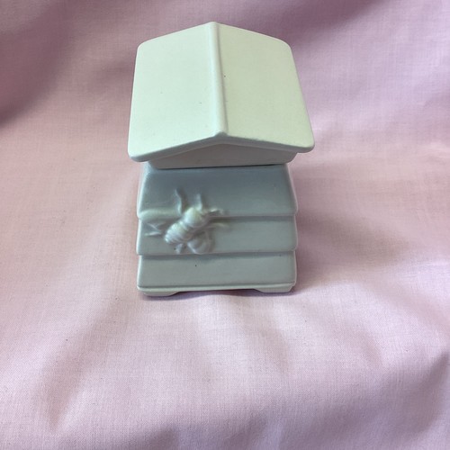 Small beehive shaped - shaped, porceline