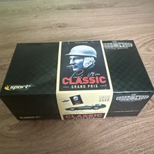 Scalextric No10 Vanwall Goodwood Revival Stirling Moss C2552A Brand New 